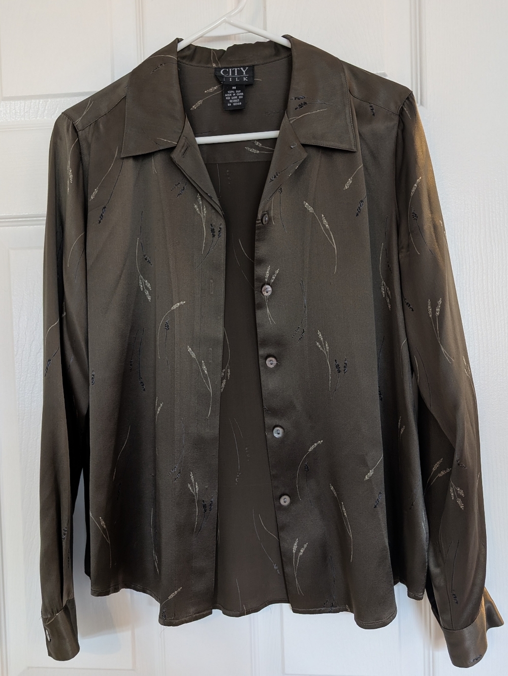 NWOT City Silk Vintage 100% Silk Olive Green Button-Up Long Sleeve Blouse Medium